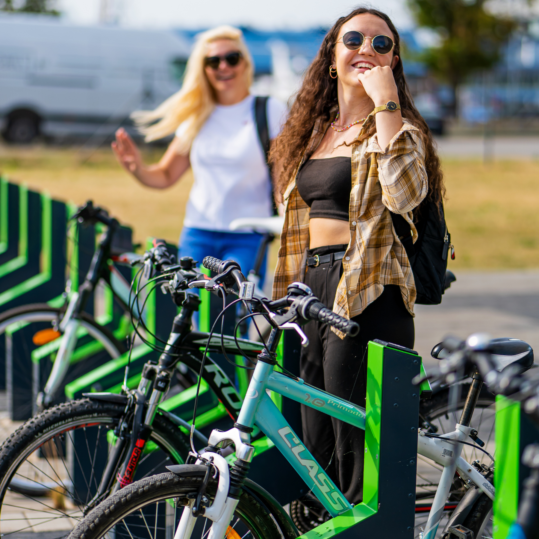 Bike best sale parking station